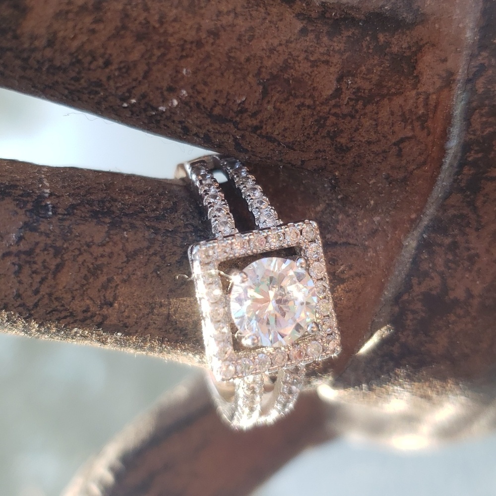 STERLING SILVER CZ 7.5